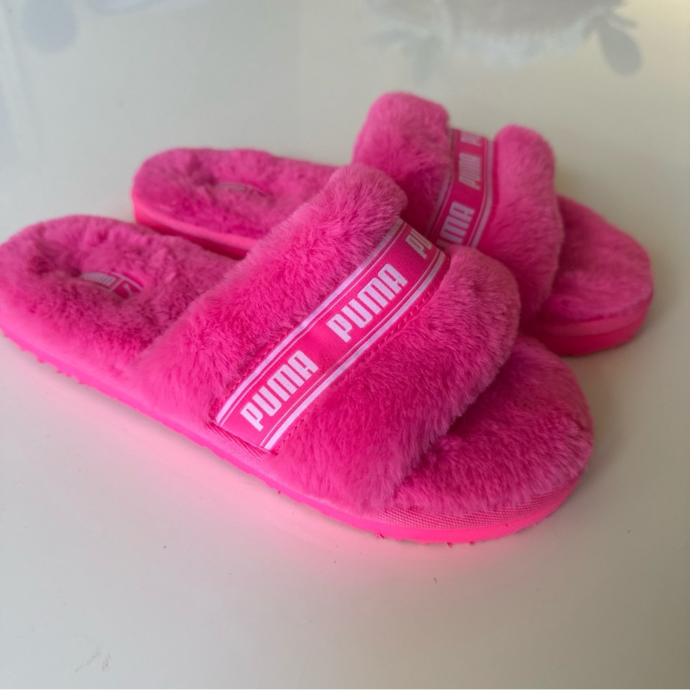 Hot pink puma slides size 6 women’s